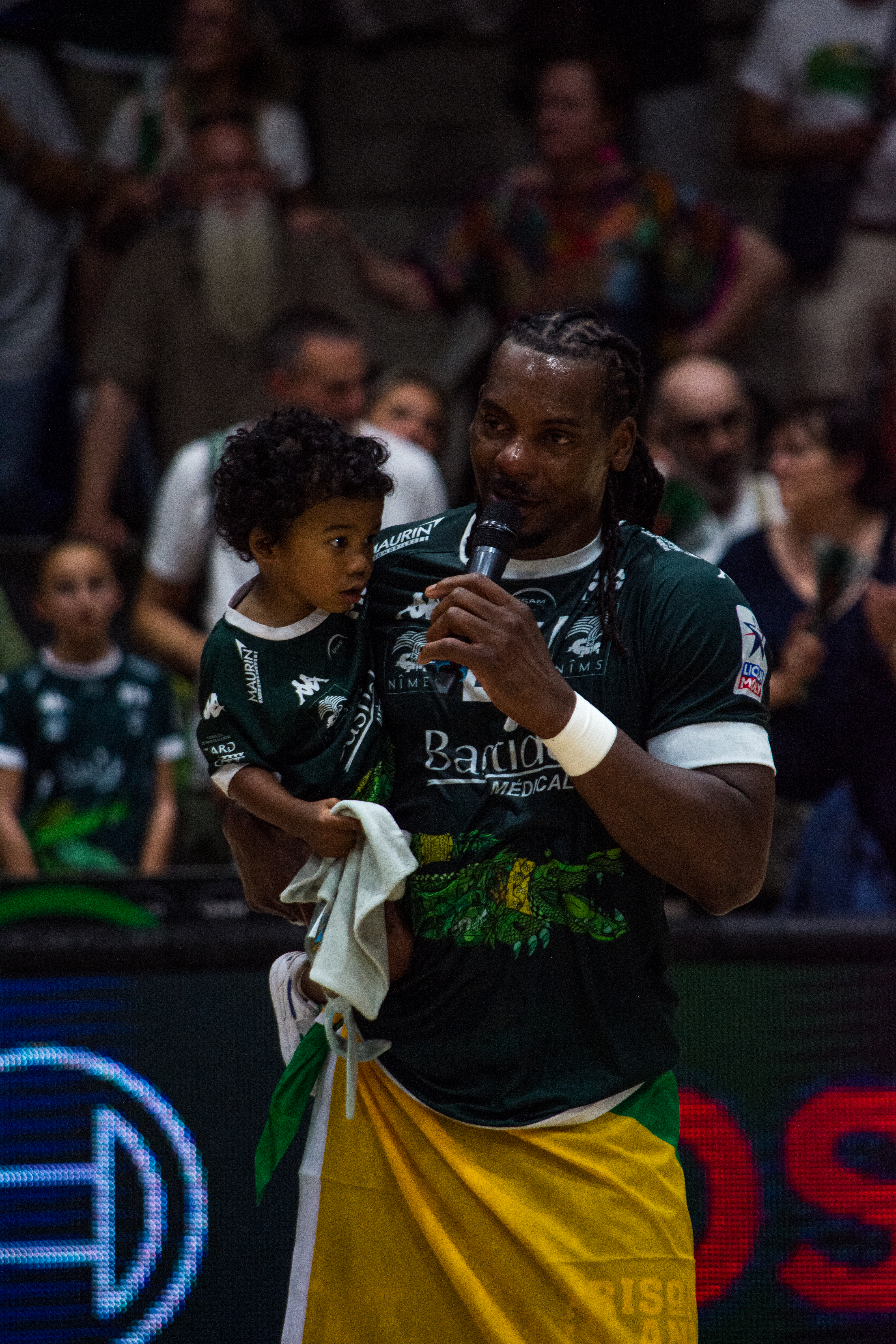 76f4307b824d6fb10fdeac5a0863199a